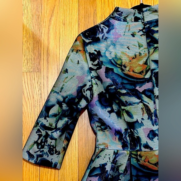 Elegant and Interesting Sharrone evening dress with 3/4 length sleeves - Picture 5 of 11